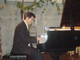 綿谷さんの演奏風景