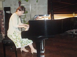 村川さんの演奏風景